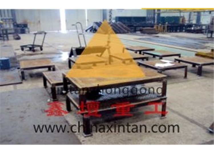 Platform with decorative pattern-C